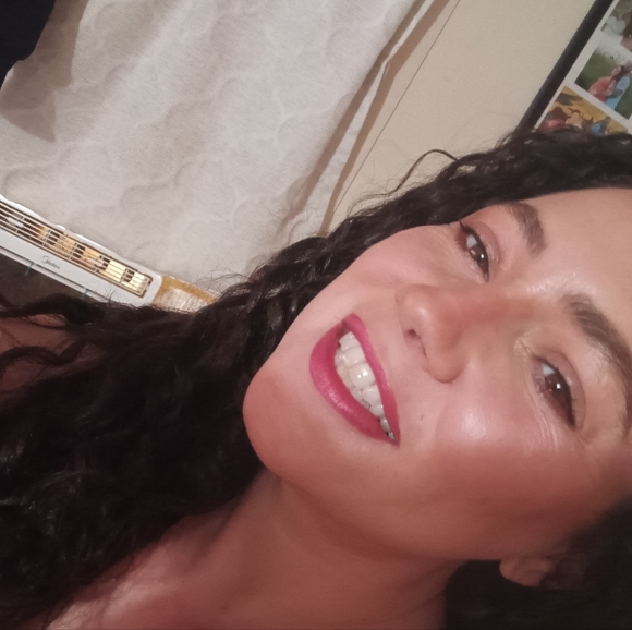 Meet your Posher, Sarah - Picture 2 of 5